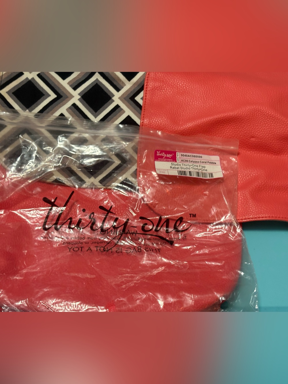 thirty-one Coral Textured Tote with Geometric Lining